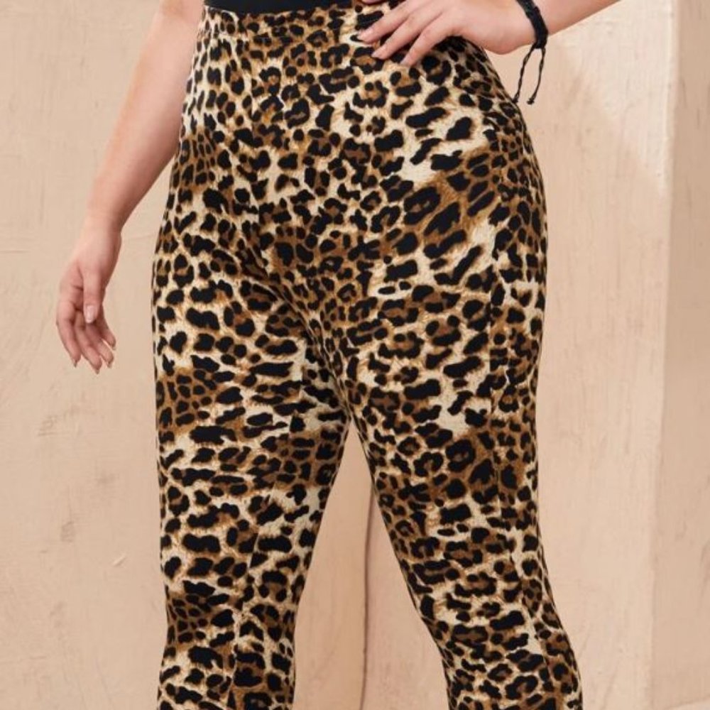 NEVER WORN - PLUS SIZE 3XL (18) - Plus Cheetah Print Leggings